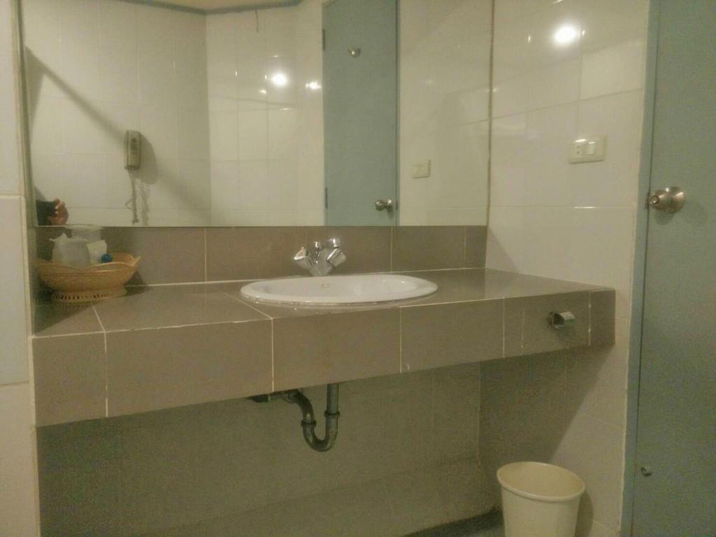 Sinthavee Hotel Phuket Exterior photo